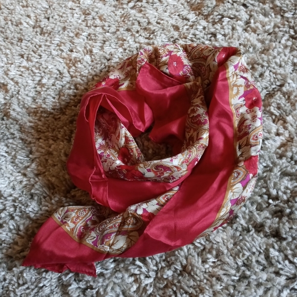 Red stylish silk large square scarf - Picture 1 of 2